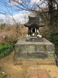 熊本県荒尾市に500年近く遺っている「妙見石室」という祠を調べてみた