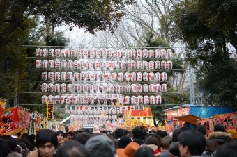 初詣の歴史は意外に浅い！初詣定着に一役買ったのは鉄道会社だった？