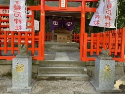 毎年9月1日に鶏石神社で行われるニワトリに感謝を捧げる鶏魂祭