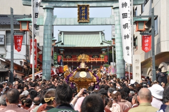 東京都千代田区の神田明神で行われる日本の三大祭「神田祭」の歴史