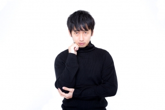 葬式マナーがわからずキョロキョロしていませんか？宗派で異なるお数珠の持ち方とは？
