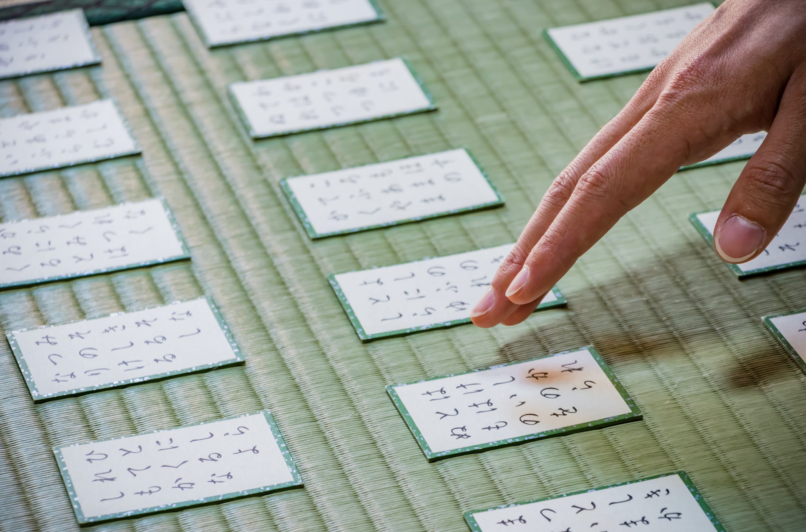 死を詠み魂を慰める哀傷歌　古代から現代に続く日本の言霊思想