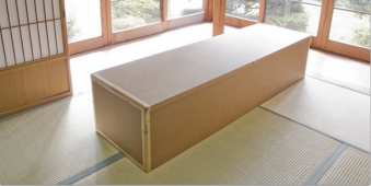 棺自体にメッセージを書き添えたり、思い出深い布を使う世界に一つだけのお棺