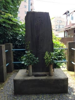 東京都品川区にある「平塚の碑」と日本全国に存在する６６５の「塚」