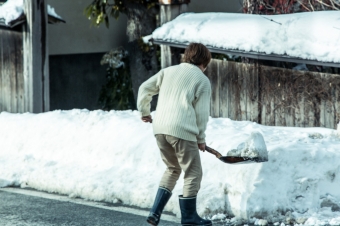 雪国の納骨は雪解けを待って春頃に行う？雪国のお墓参りは雪かきから？