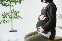死産でも葬儀は行うがまだまだ認知度が低く社会的なサポートも不足しがち
