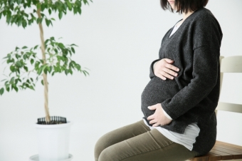 死産でも葬儀は行うがまだまだ認知度が低く社会的なサポートも不足しがち